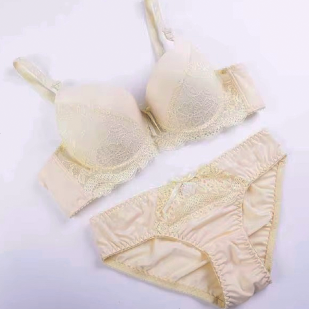 Double Padded Lace Trim Design Bra Set