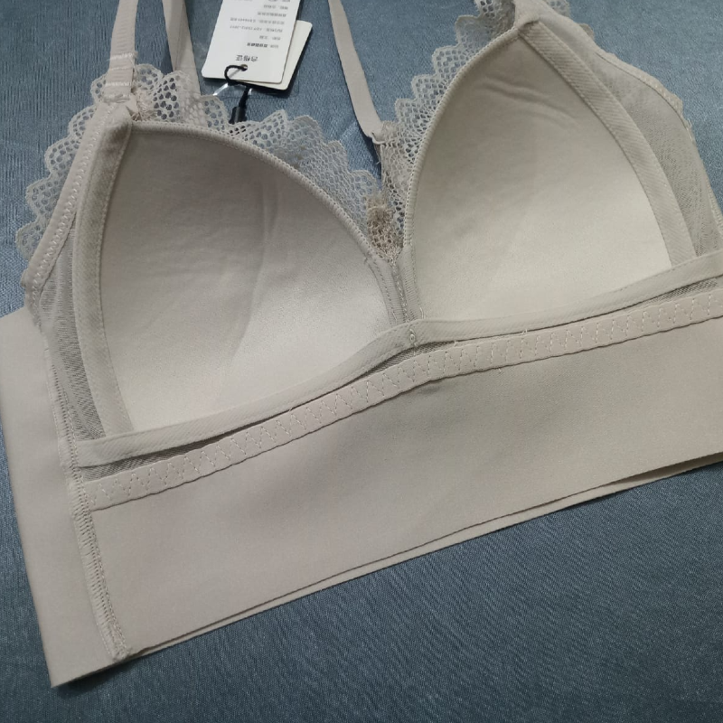 Soft Lace Decorate Nylon Bra